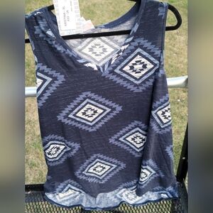 Women's Sleeveless Geometric Top